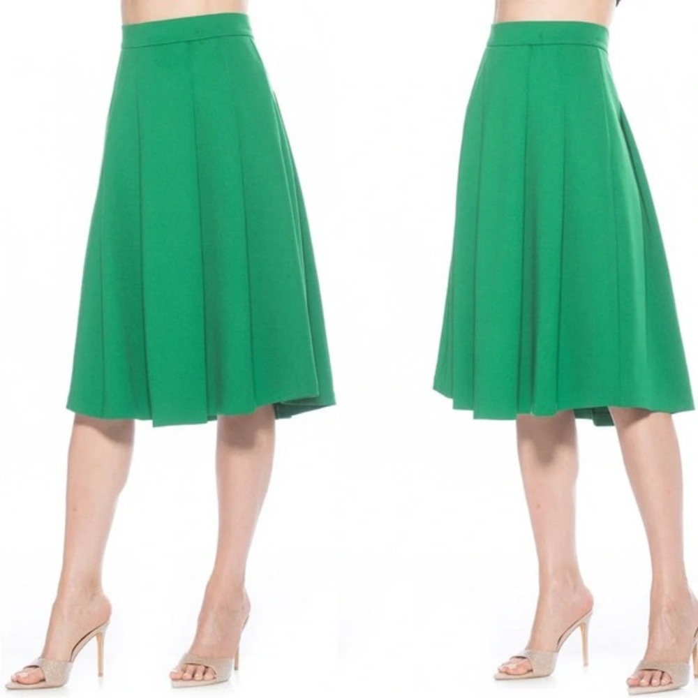 Alexia Admor • Theana Pleated Skirt